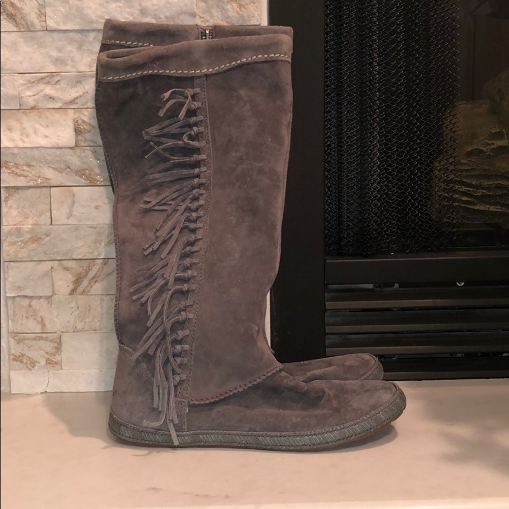 Ugg Moccasin Boots